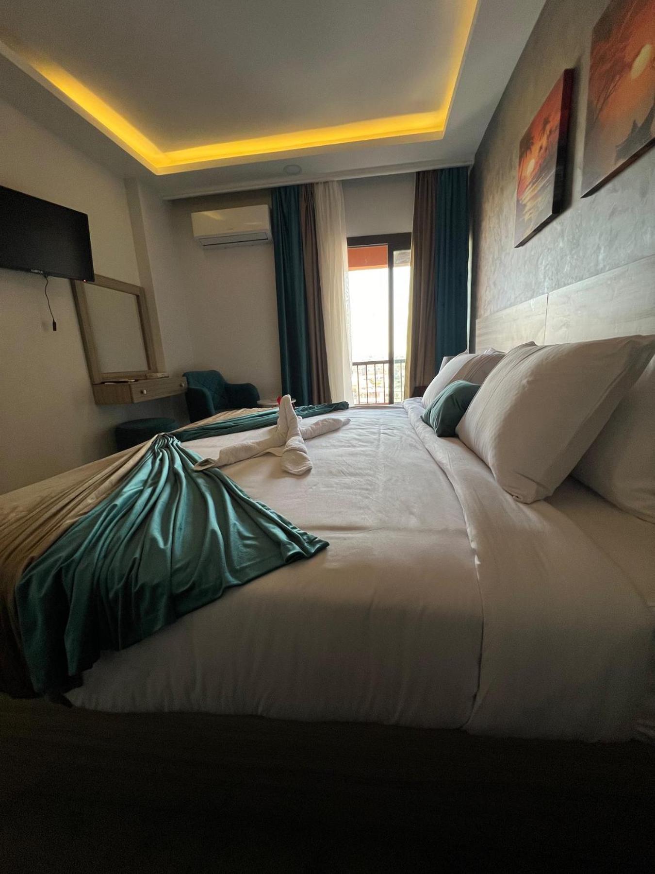 Mar Charbel Hotel Cairo Exterior foto